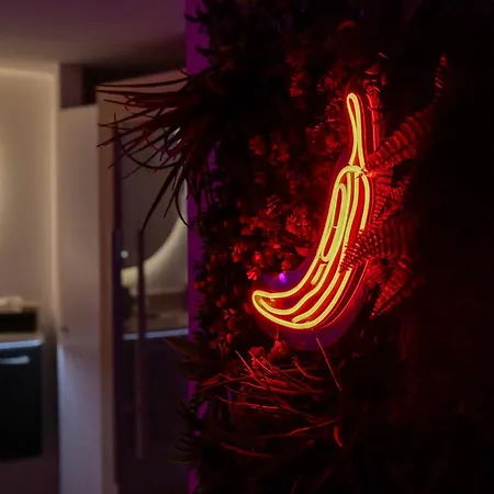 Loveroom De Charme Avec Jacuzzi Et Sauna * La Penne-sur-Huveaune