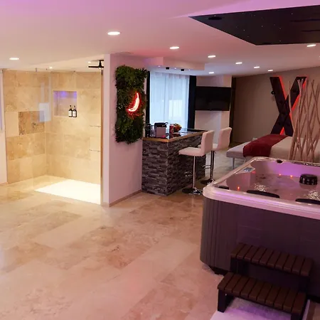 Bed & Breakfast Loveroom De Charme Avec Jacuzzi Et Sauna
