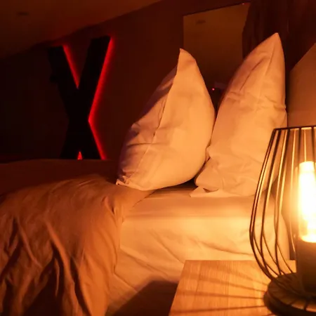 Loveroom De Charme Avec Jacuzzi Et Sauna *
