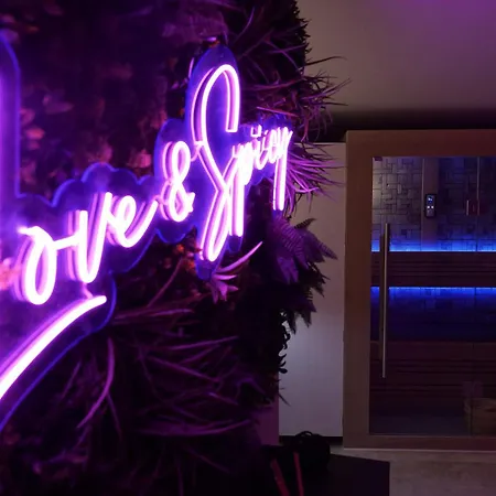 Loveroom De Charme Avec Jacuzzi Et Sauna Bed & Breakfast *