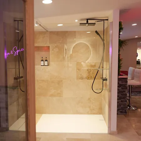 Loveroom De Charme Avec Jacuzzi Et Sauna Bed & Breakfast La Penne-sur-Huveaune