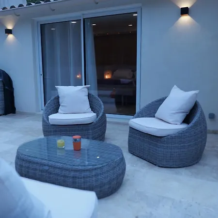 Loveroom De Charme Avec Jacuzzi Et Sauna * La Penne-sur-Huveaune