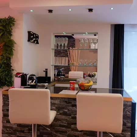 Loveroom De Charme Avec Jacuzzi Et Sauna Bed & Breakfast