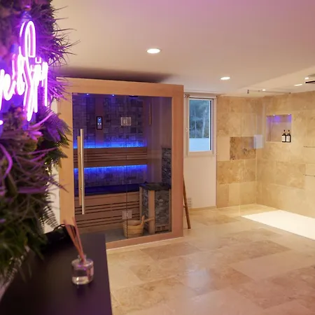 Bed & Breakfast Loveroom De Charme Avec Jacuzzi Et Sauna