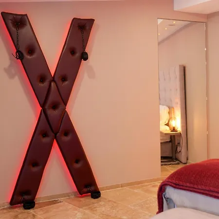 Bed & Breakfast Loveroom De Charme Avec Jacuzzi Et Sauna