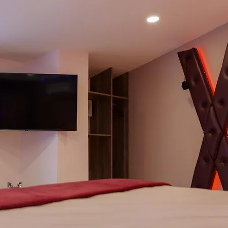 Loveroom De Charme Avec Jacuzzi Et Sauna Bed & Breakfast