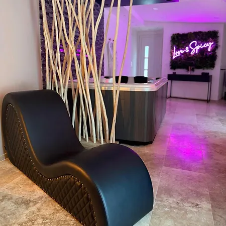 Bed & Breakfast Loveroom De Charme Avec Jacuzzi Et Sauna La Penne-sur-Huveaune